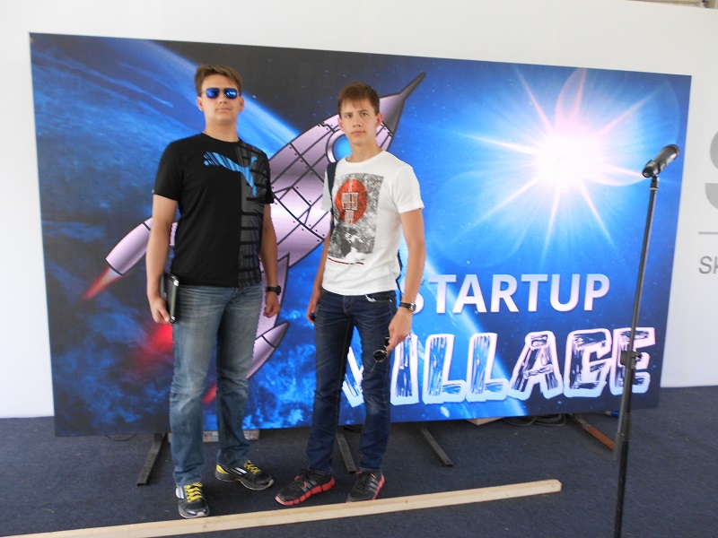 Семенков Никита и Семенков Даниил на конференции Startup Village
